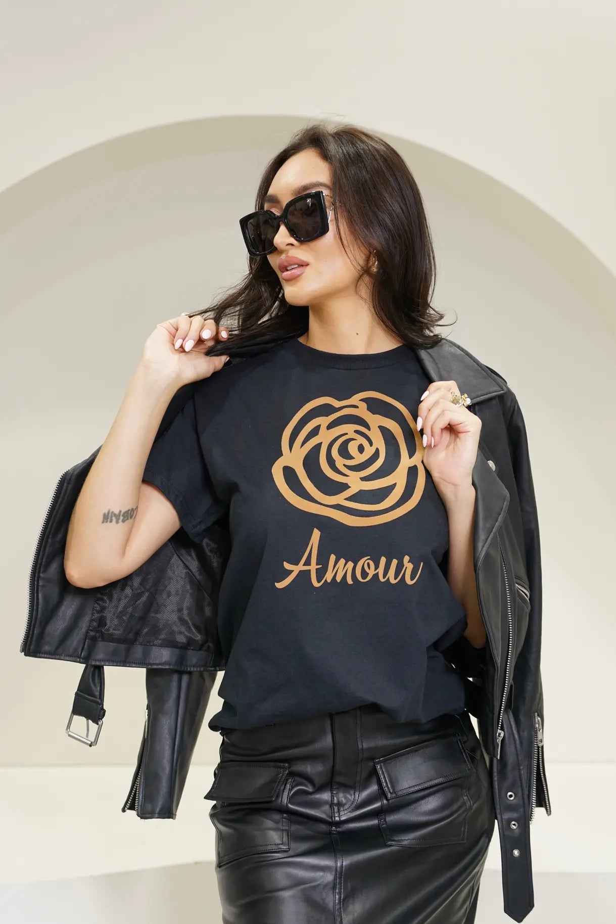 Amour Tee