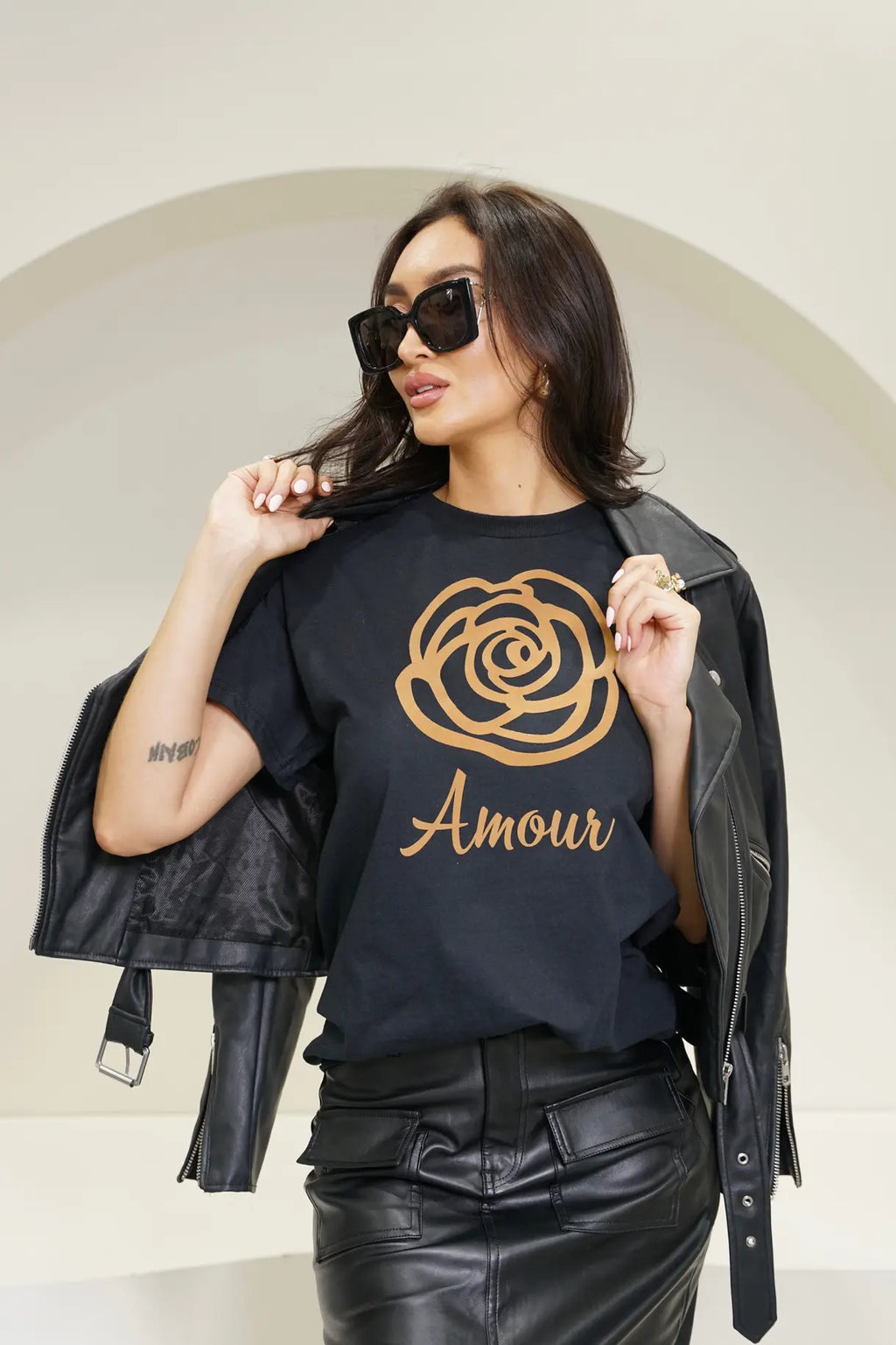 Amour Tee